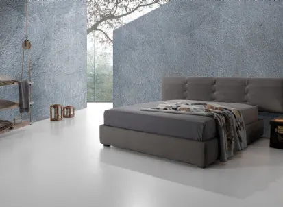 Letto in tessuto grigio con testiera Twist Tess 232 di Excò